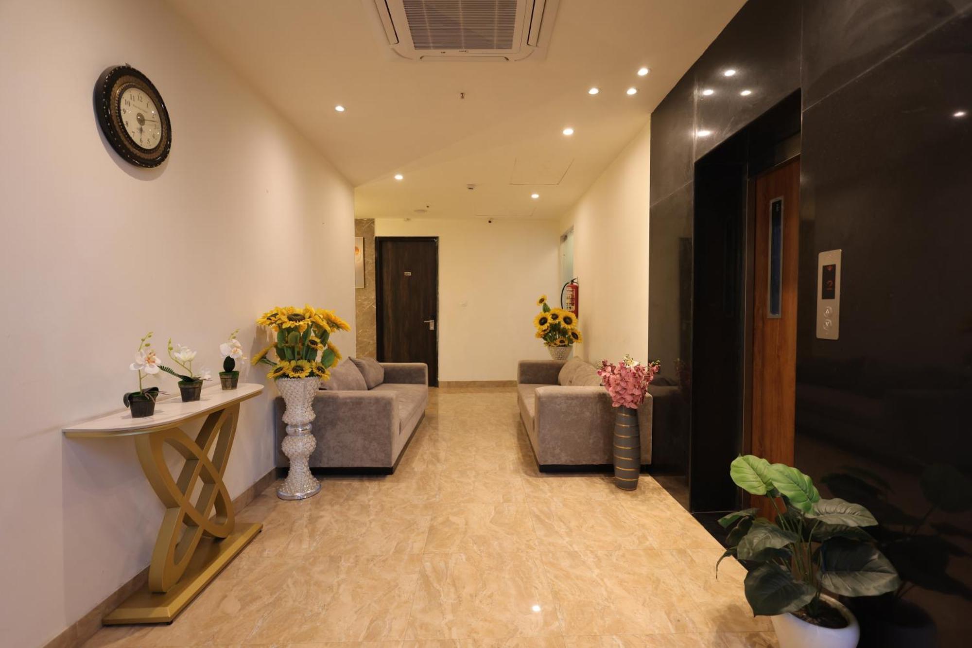 Crown Ceremonies Otel Faridabad Dış mekan fotoğraf